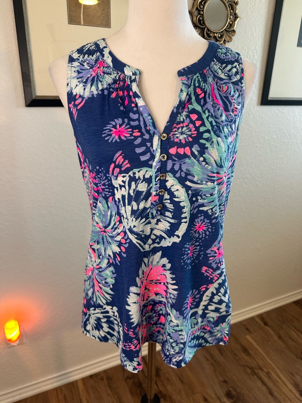 Lily Pulitzer Essie Sleeveless Floral Indigo Top - Picture 2 of 7